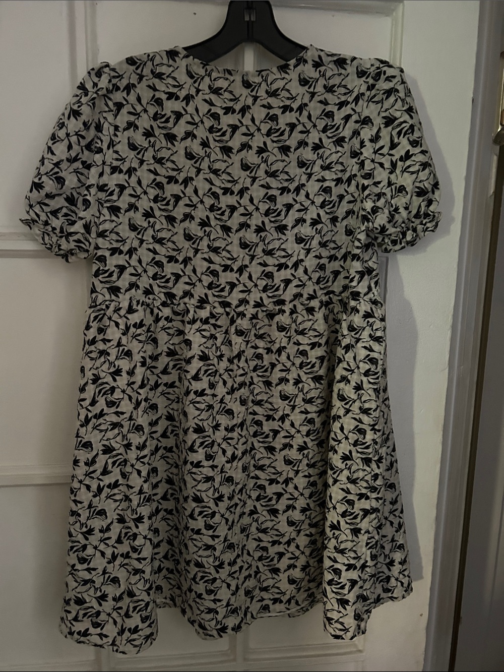SHEIN Black and White Floral V‑Neck Mini Dress - Picture 3 of 4